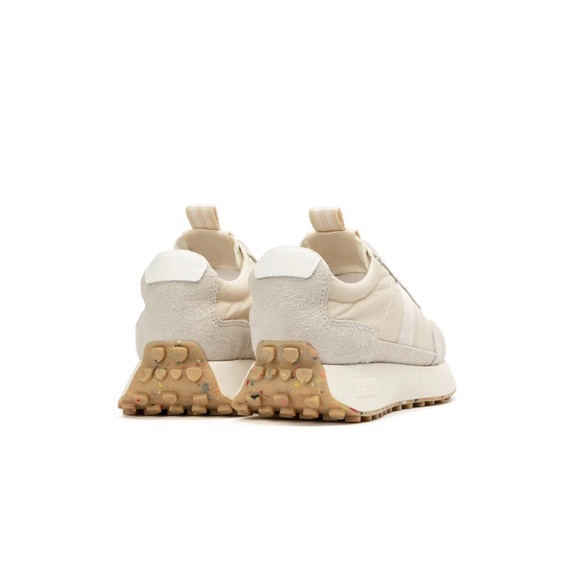 SeaVees Acorn Trainer - Cloud - Picture 2 of 5